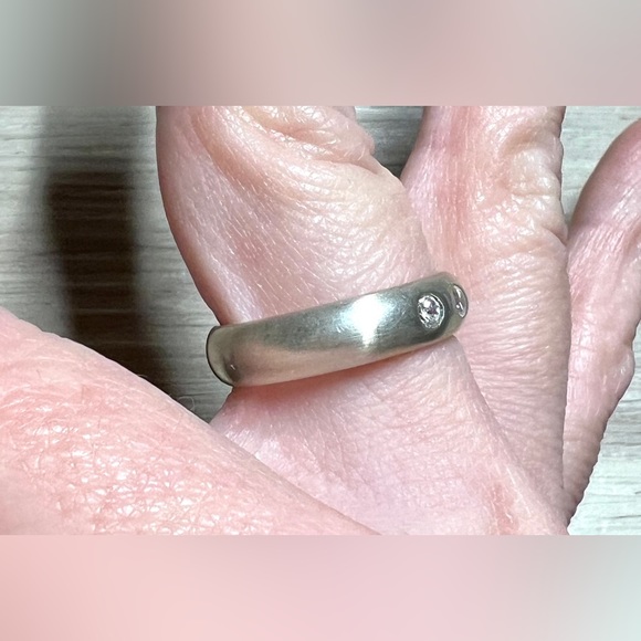 Vintage Designer Brushed Sterling Silver Flush Gemstone Band Ring, Size 9, 6.3g - Picture 8 of 9